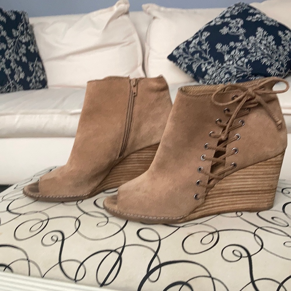 Lucky brand open-toe wedge boot size 9.5
